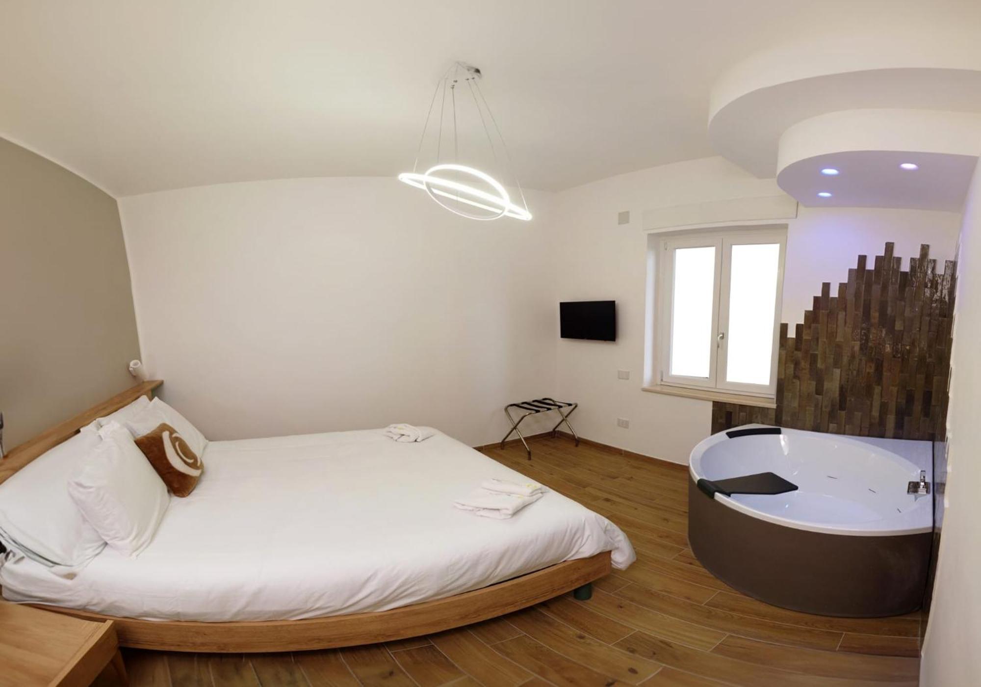 萨莱诺Three Moons Boutique House/Calypso公寓 外观 照片